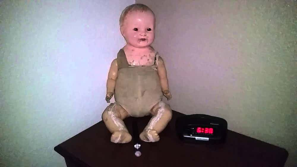 Аннабель нервно курит, или реальные куклы, которое дадут сто очков вперед фильмам ужасов